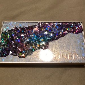 Urban Decay Stoned Vibes eyeshadow palette